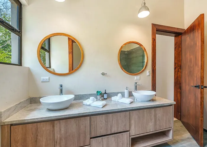 Stylish Private Tropical Escape-10 Mins From Tamarindo Сasa de vacaciones *